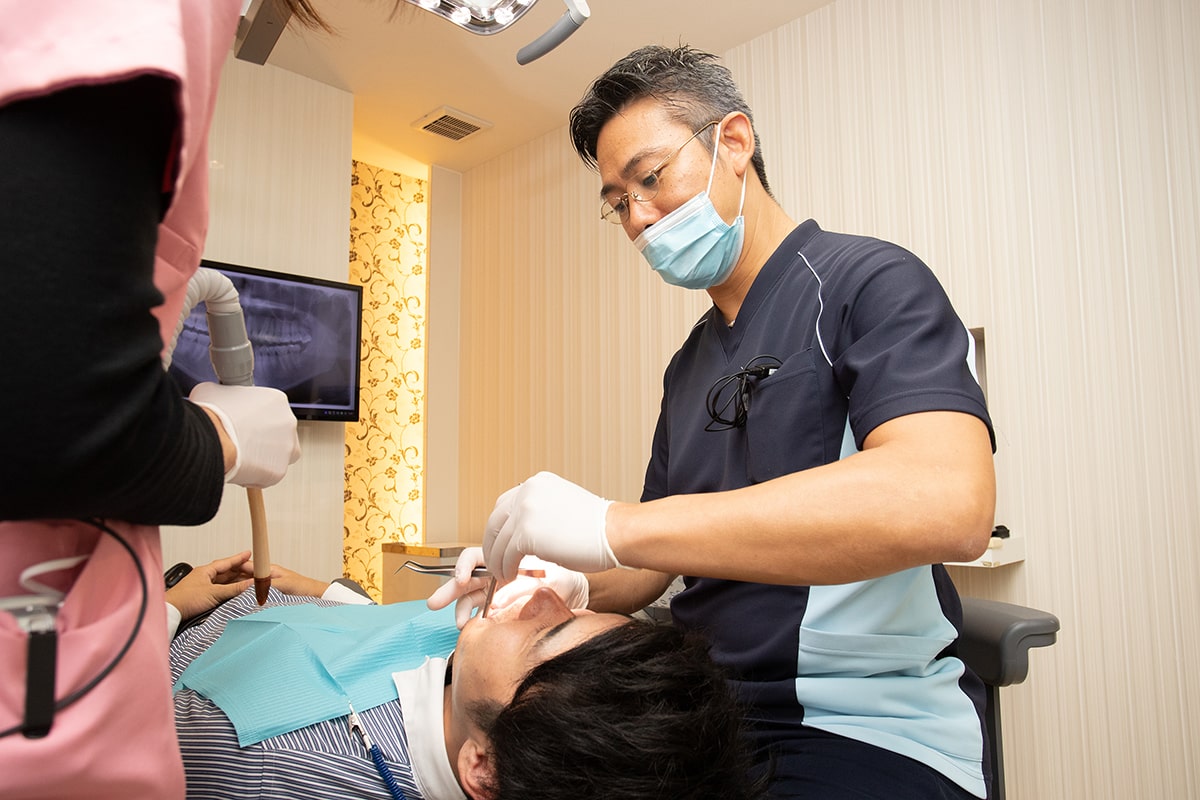 一般歯科から入れ歯、インプラントまで、治療後の歯の維持を重視